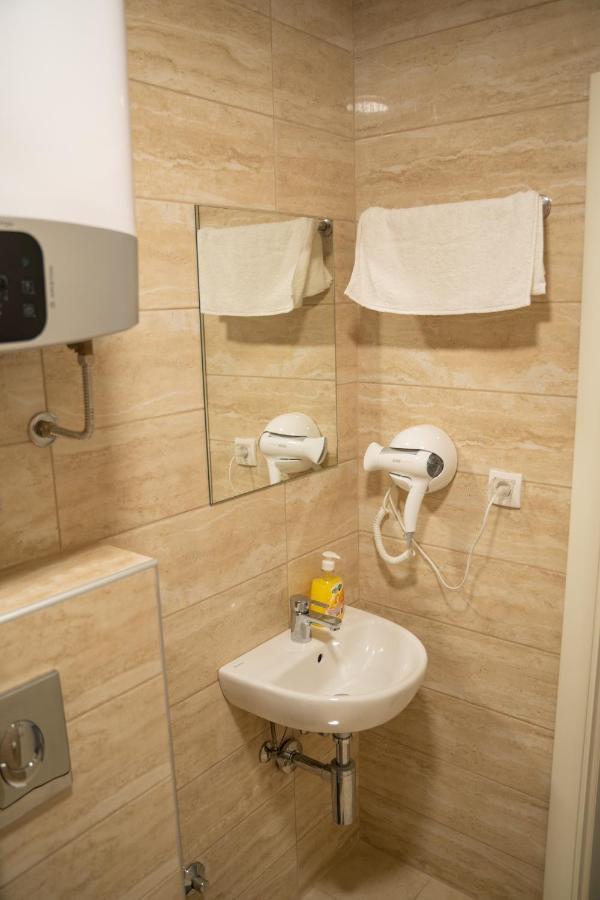 Motel Zeta Lux Mitrovici  Exteriör bild