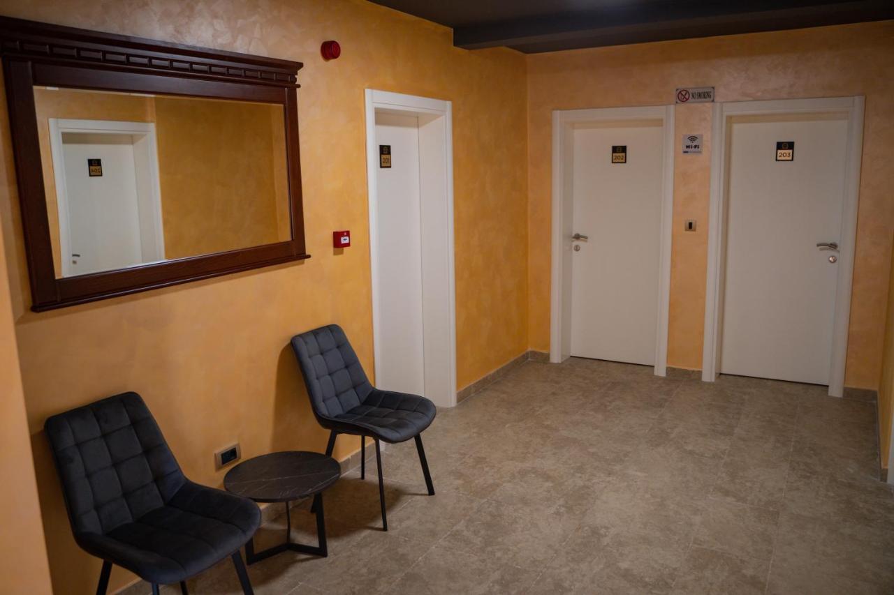 Motel Zeta Lux Mitrovici  Exteriör bild