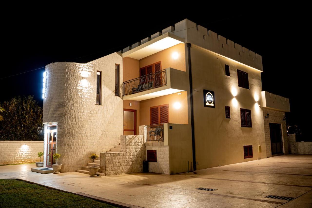 Motel Zeta Lux Mitrovici  Exteriör bild