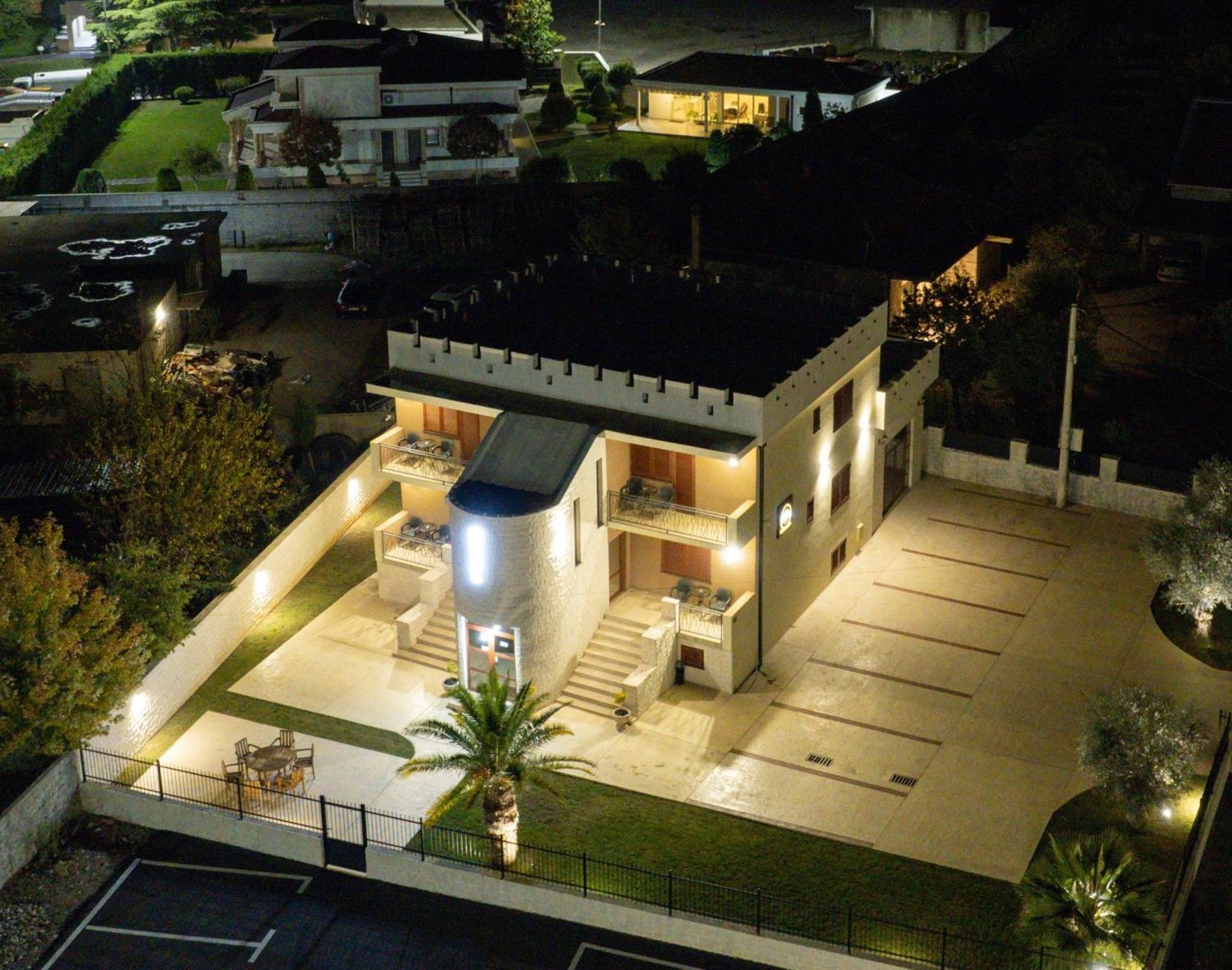 Motel Zeta Lux Mitrovici  Exteriör bild
