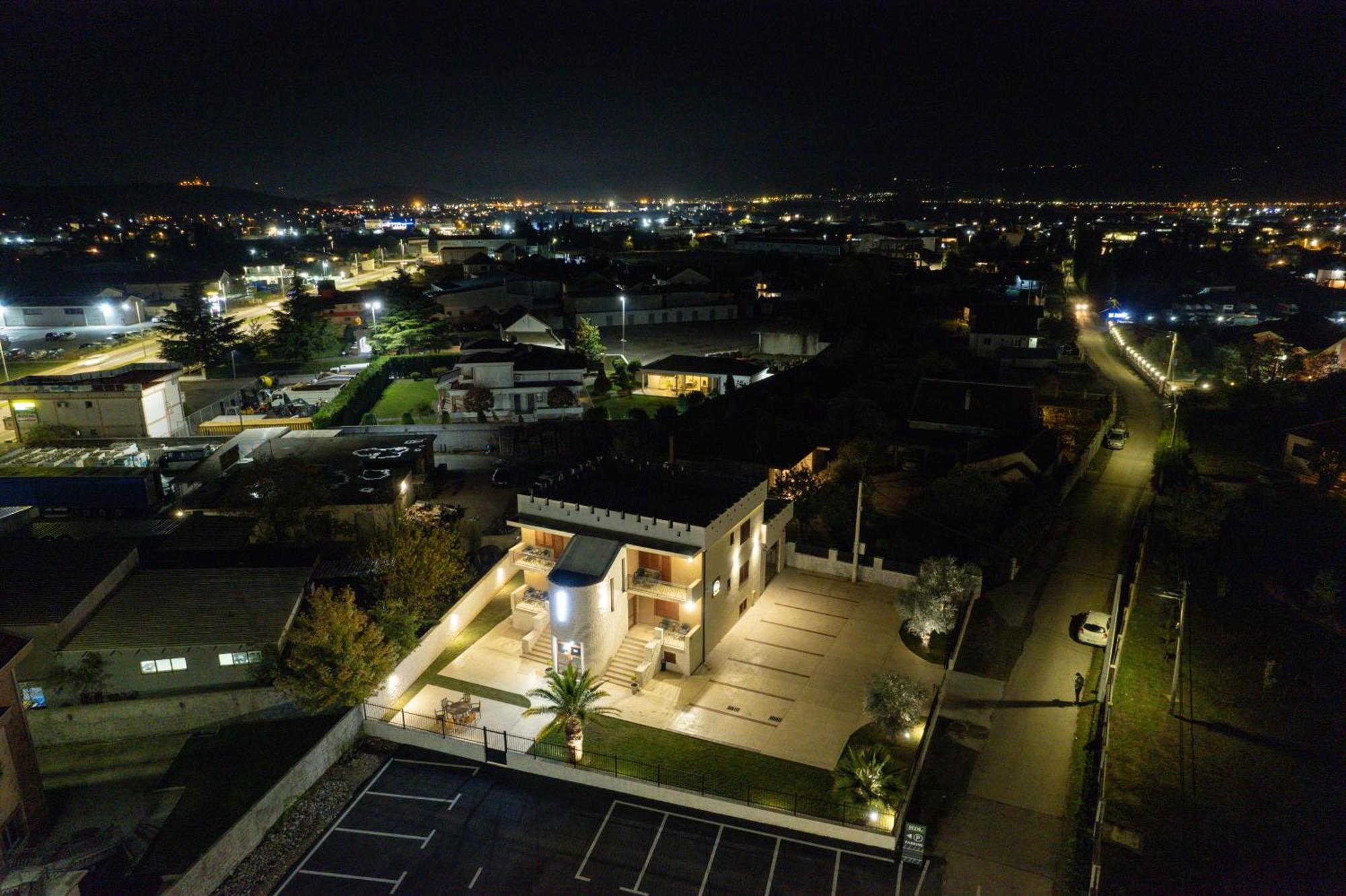 Motel Zeta Lux Mitrovici  Exteriör bild