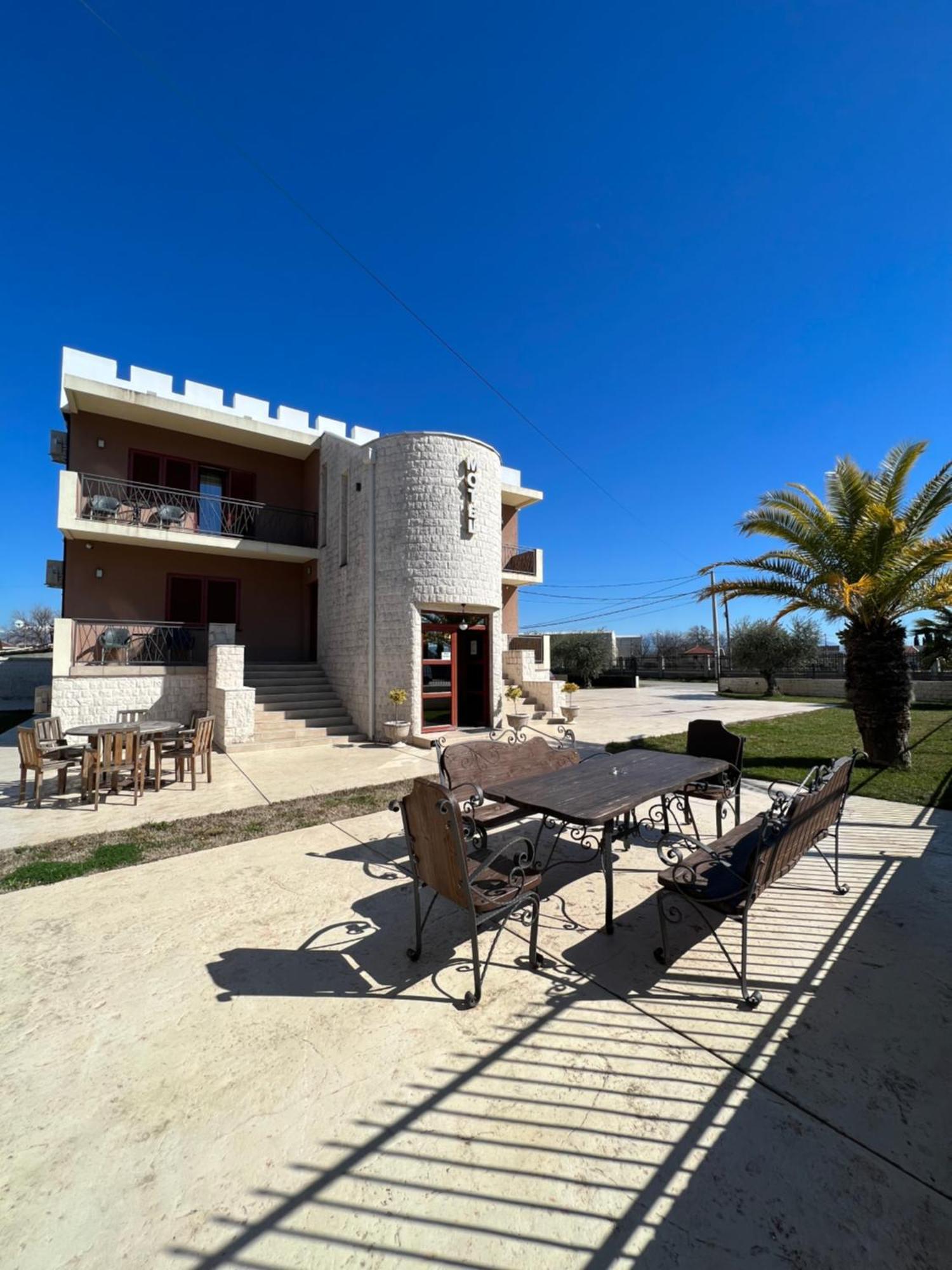 Motel Zeta Lux Mitrovici  Exteriör bild